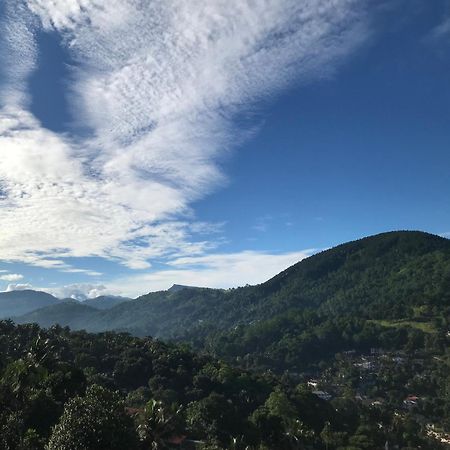 فندق Mountain View كاندي المظهر الخارجي الصورة