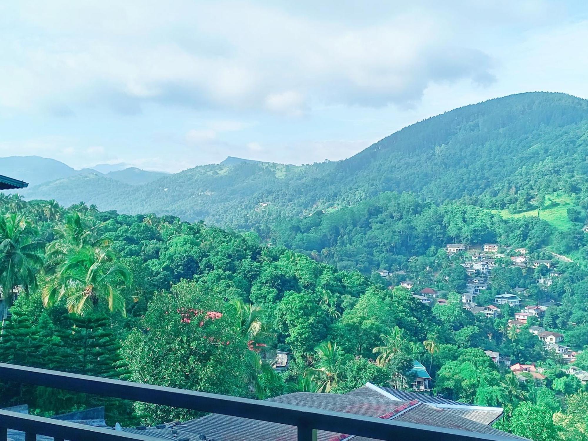 فندق Mountain View كاندي المظهر الخارجي الصورة